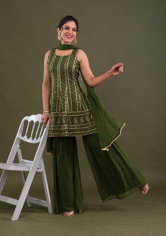 Mehendi Dress - Buy Indian Mehendi Outfits For Women Online – Koskii